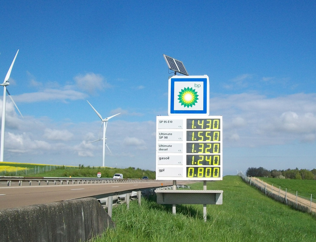 Afficheur présignalisation prix carburants station-services BP autoroute A6