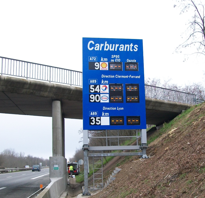 Panneau comparatif prix carburants diodes autoroutes A72 A89