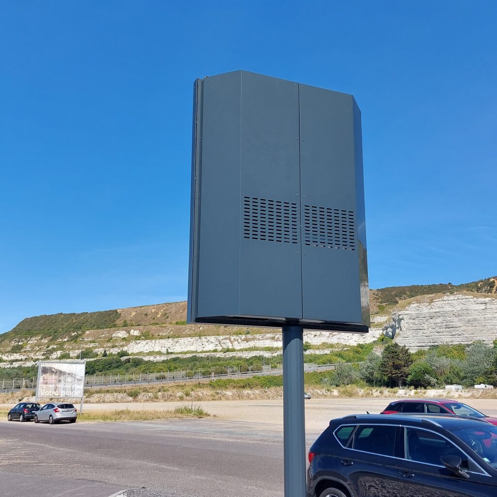 caisson bord de mer panneau lumineux Saint Jouin de Bruneval