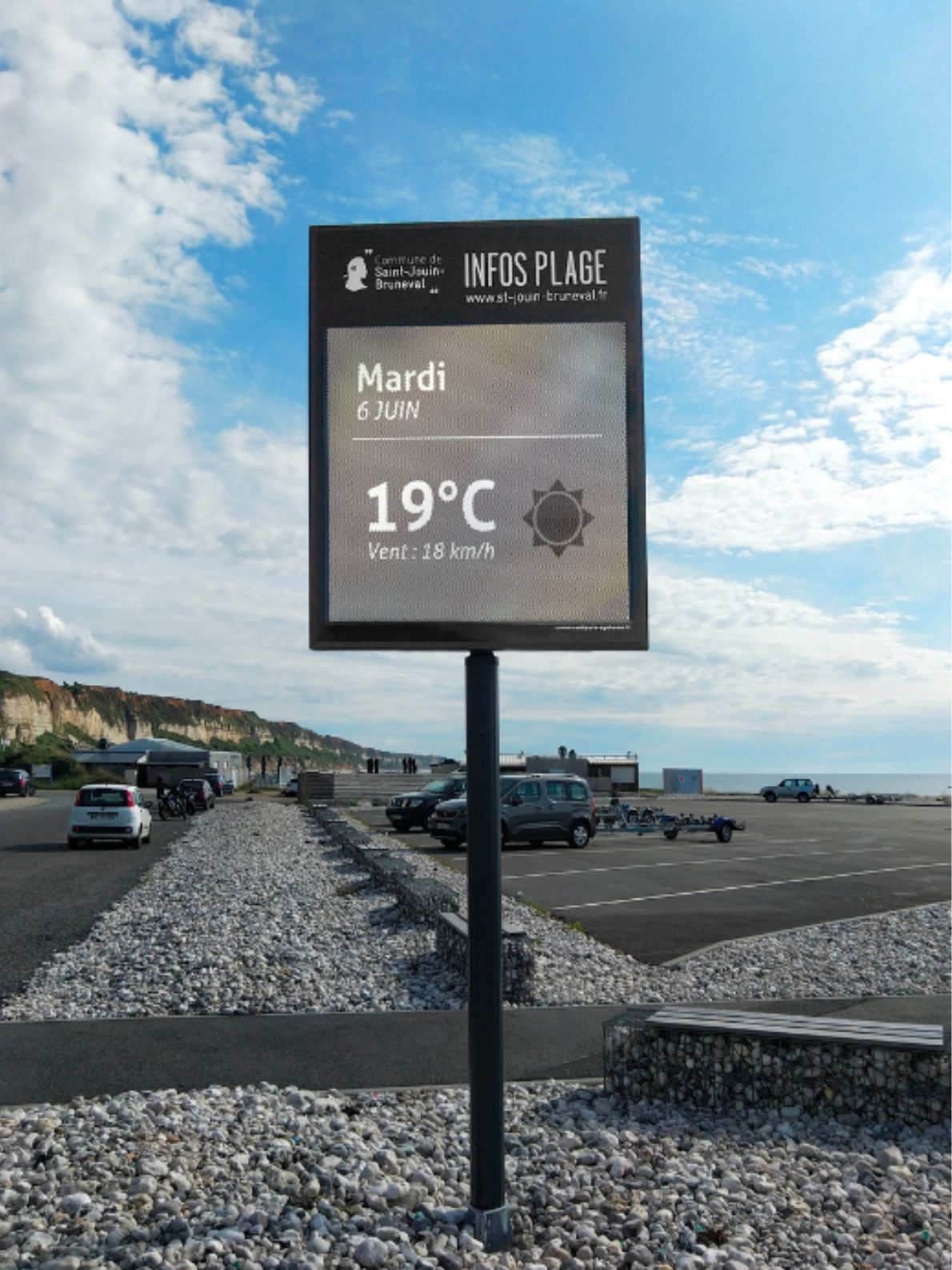 Panneau lumineux bord de mer Résolution : 160 x 160 px Pitch: 7.6 mm Surface: 1.50 m² Spécificité: caisson bord de mer