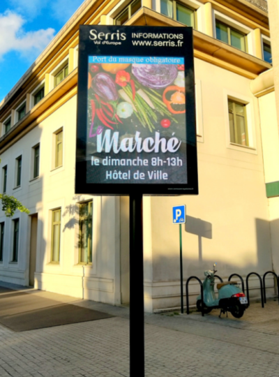 Panneau lumineux Résolution : 280 x 378 px Pitch: 4.28 mm Surface: 1.95 m²